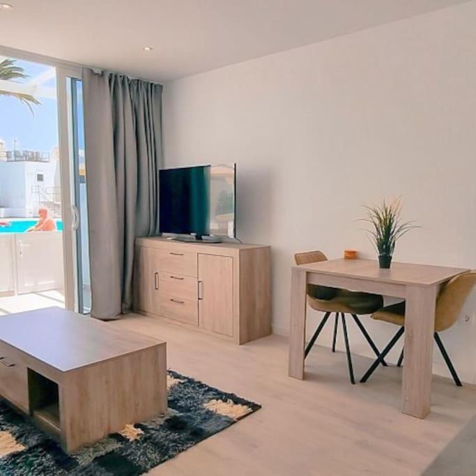 Puerto Del Carmen Airconditioned 2Bed Poolside Apt Eksteriør billede