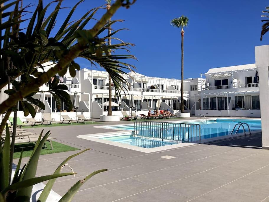 Puerto Del Carmen Airconditioned 2Bed Poolside Apt Eksteriør billede